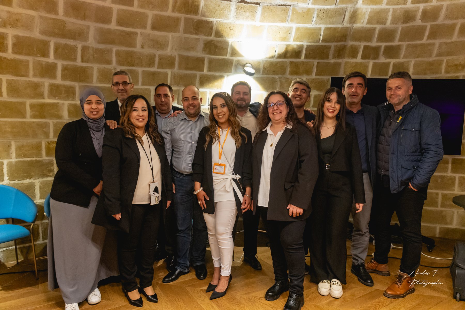 Photo de groupe de participants &agrave; l'afterwork ESICIM